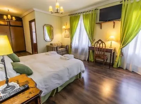 Alojamento de Acomodação e Pequeno-almoço La Real Quinta San Jose 3*