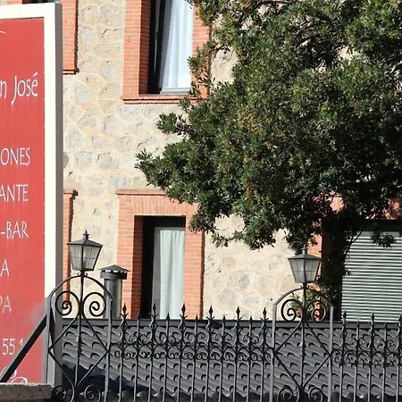 Alojamento de Acomodação e Pequeno-almoço La Real Quinta San Jose 3*